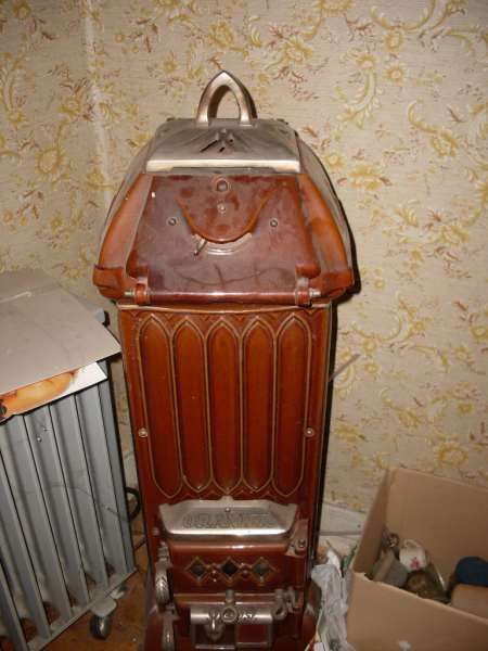 Продавам уникална антикварна печка