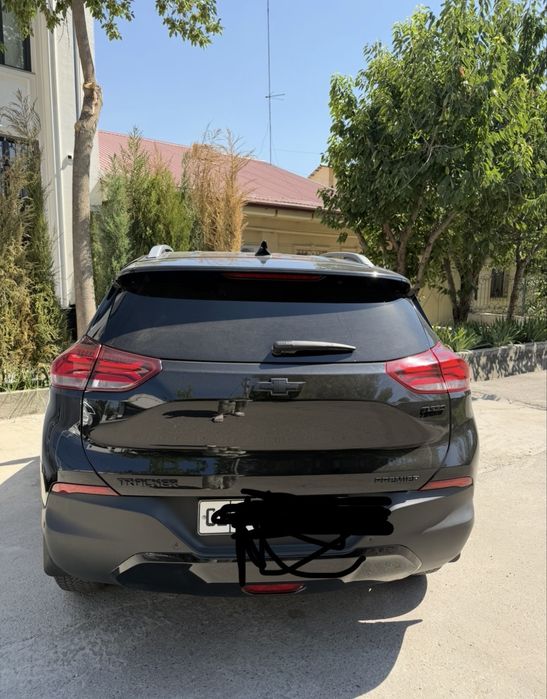 Продаётся Chevrolet Tracker своя! Цвет чёрный premier плюсь позиция.