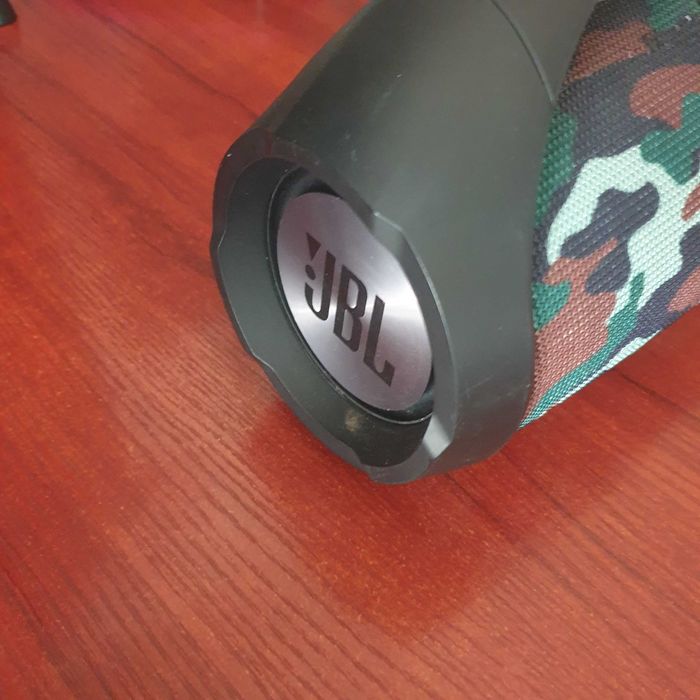 Продавам JBL Boombox