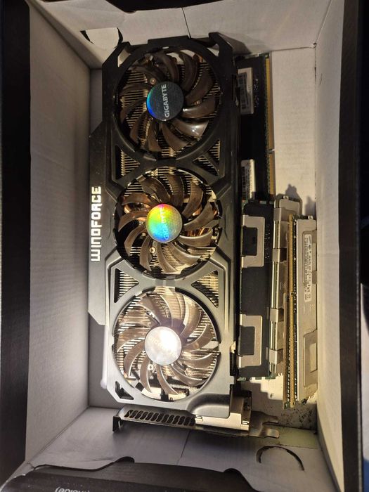 Placa Video GIGABYTE GTX 770 WindForce 3X OC