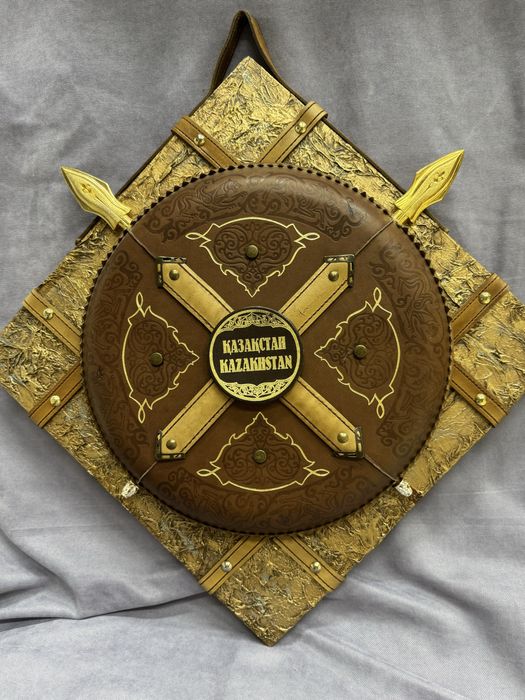 Позолоченный сувенир