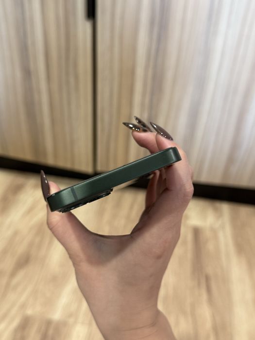 Продам 13 айфон зеленый срочно