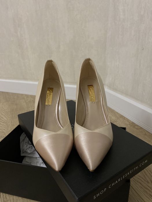 Лодочки Charles&Keith