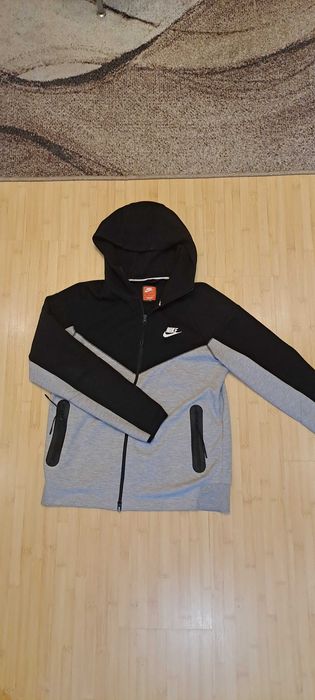 nike tech fleece горнище