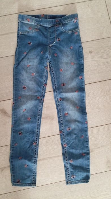 Джинсы на девочку H&M 7-9 лет
