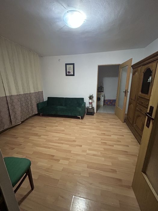 Apartament semidecomandat