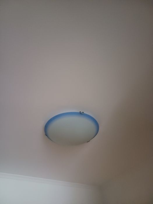 Продам потолочные светильники