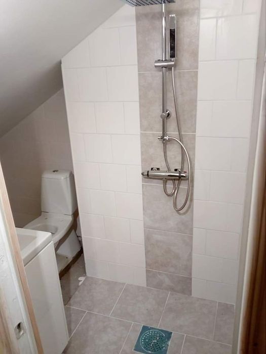 Renovam apartamente și locuințe ,acoperișuri și izolații.