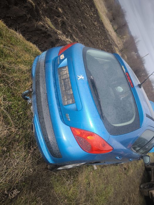 Пежо 207 На части 1,6 бензин БМВ мотора