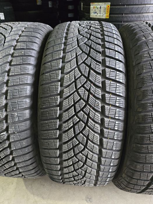 255/45/20 GOODYEAR 4бр