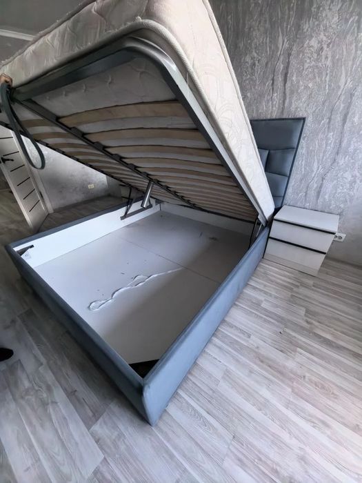 Кровать двуспальная