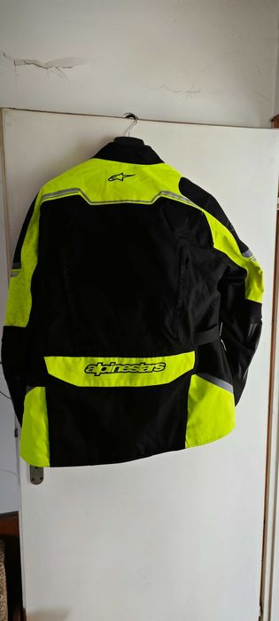 Продавам мото екипировка