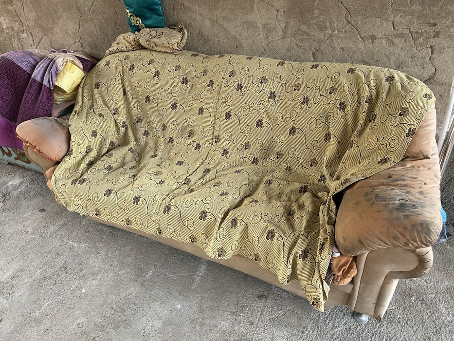 Бесплатно диван и кресло