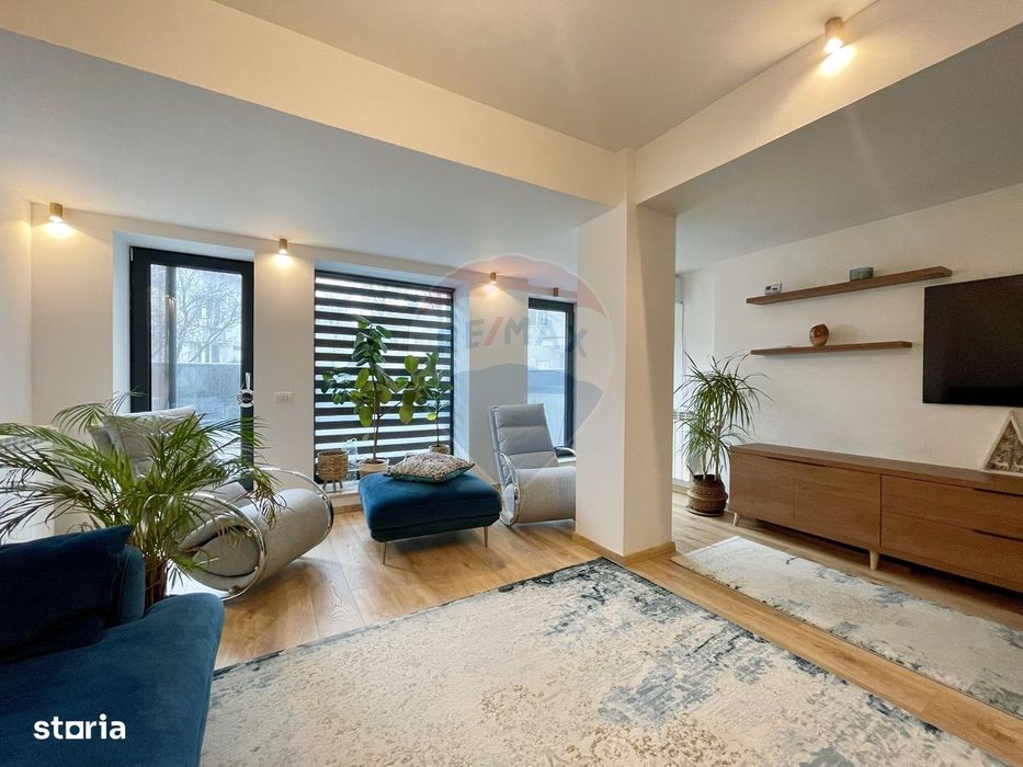 Apartament cu 3 camere de închiriat în zona Faleza Nord