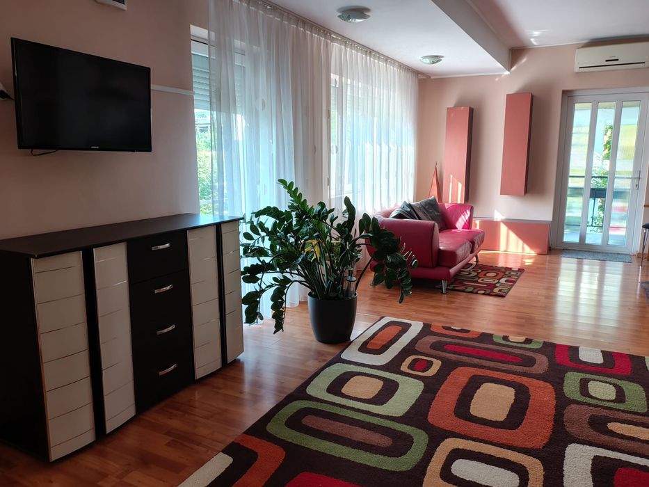 Caut coleg apartament 3 camere cluj Marasti