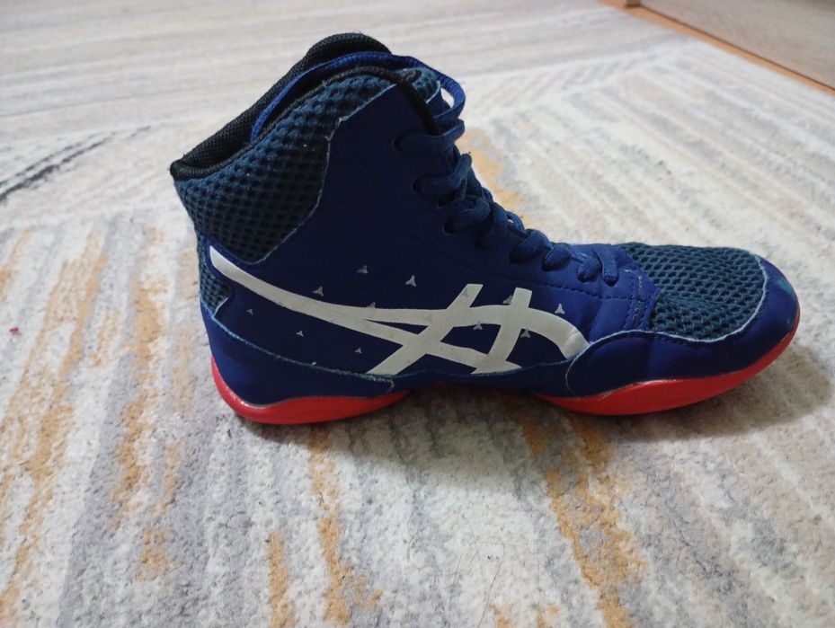 Продам борцовки детские