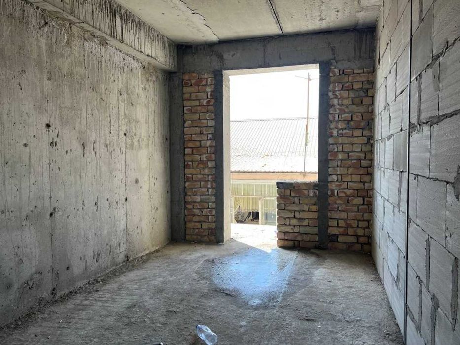 Yu  Продаётся по переуступке 1комн 47м2 квартира на Бектемире