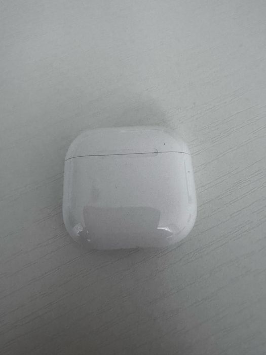 Продам airpods 4
