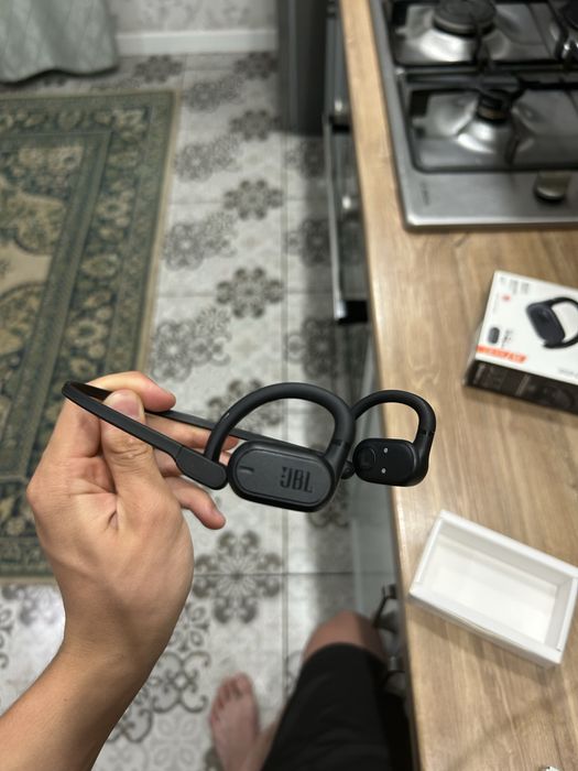 JBL soundgear sense