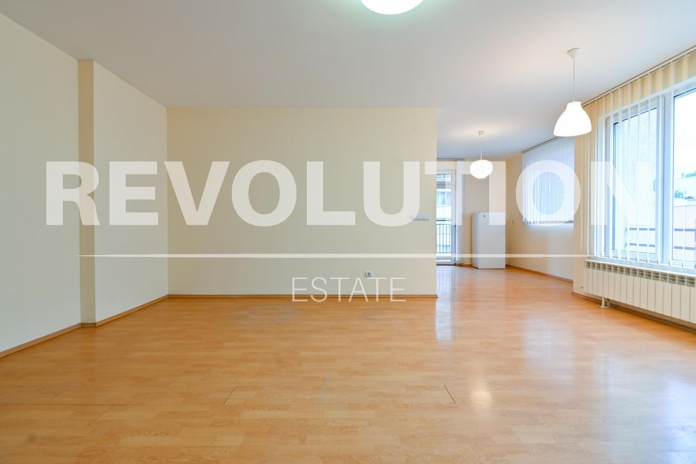 Дава се под наем Тристаен апартамент в София, Младост 1 - 106 кв.м за 766 € - Снимка #2