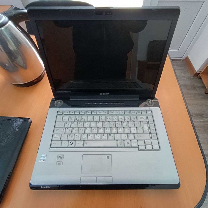 на запчасти ноутбук