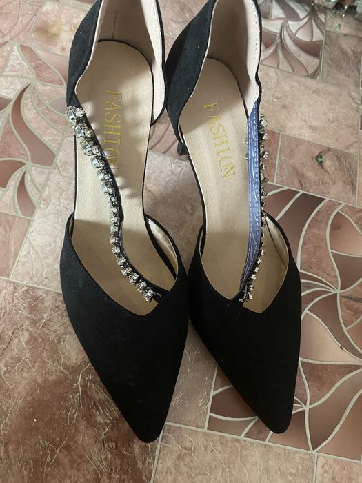 Продам туфли лодочки