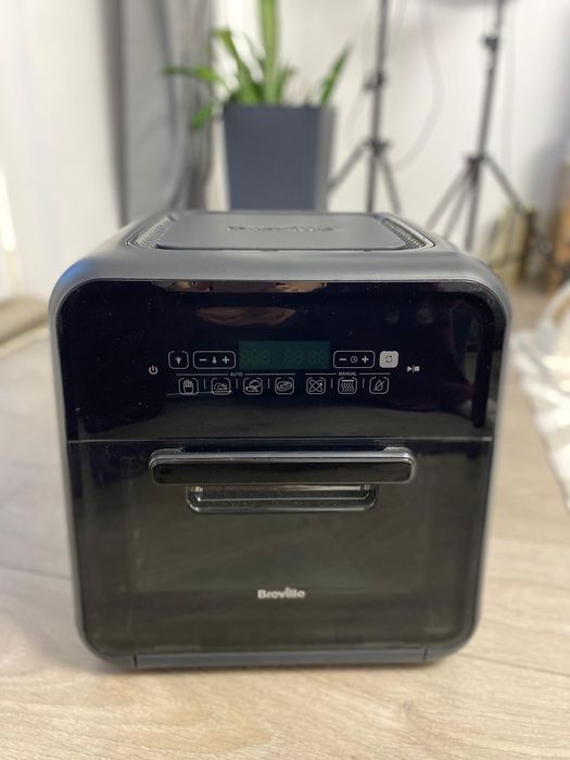 Vand Airfryer 2000W capacitate 10,6 l