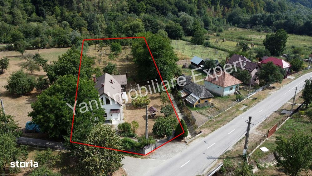 Casă de vânzare în comuna Sălătrucu, județ Argeș.