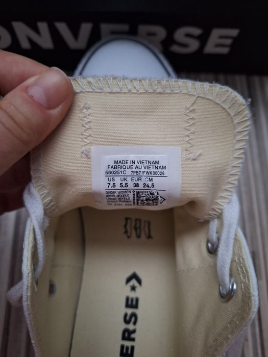Converse originali marime 38 (uk5,5) ca noi.