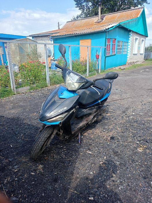 Продам скутер yaqi