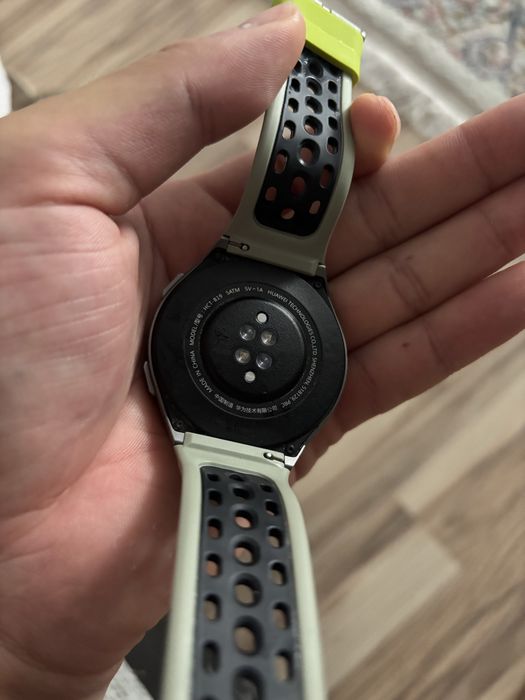 Продам часы HUAWEI GT2e