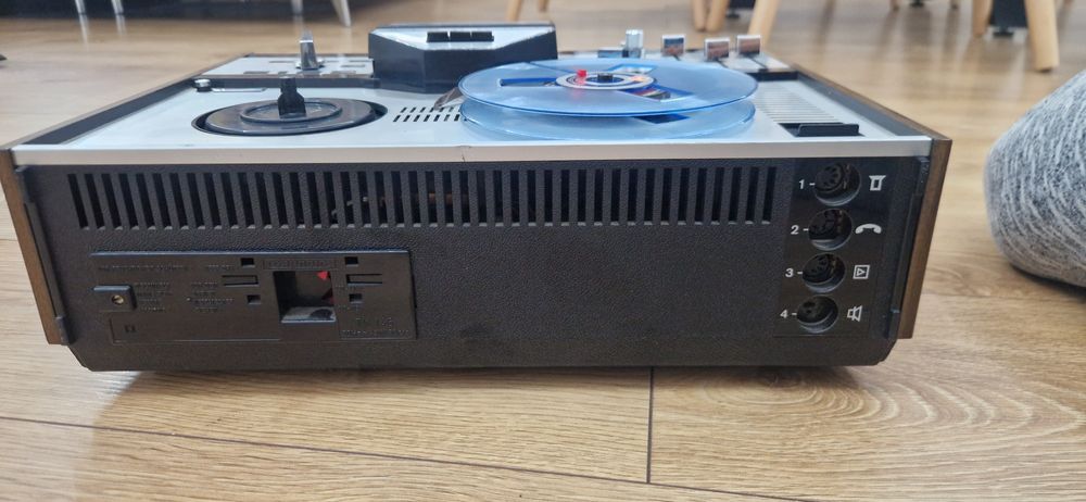 Магнетофон Grundig TK146