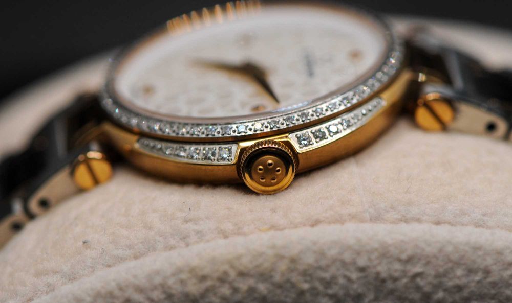 Швейцарски дамски часовник с фабрични диаманти | Eterna Grace