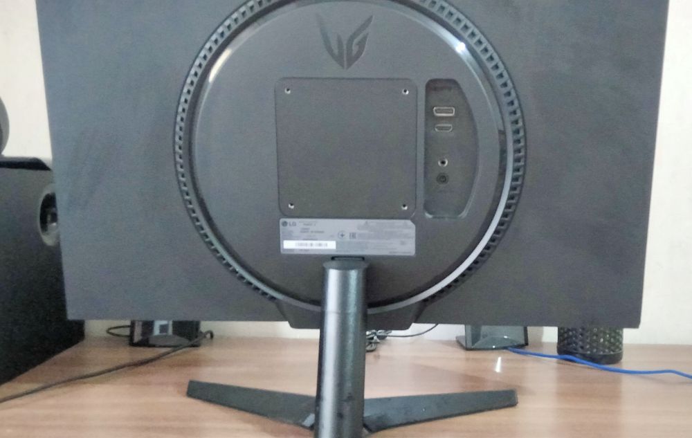 Монитор LG для настольного ПК