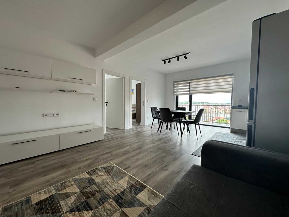 Apartament 3 Camere in bloc nou, zona Bradet