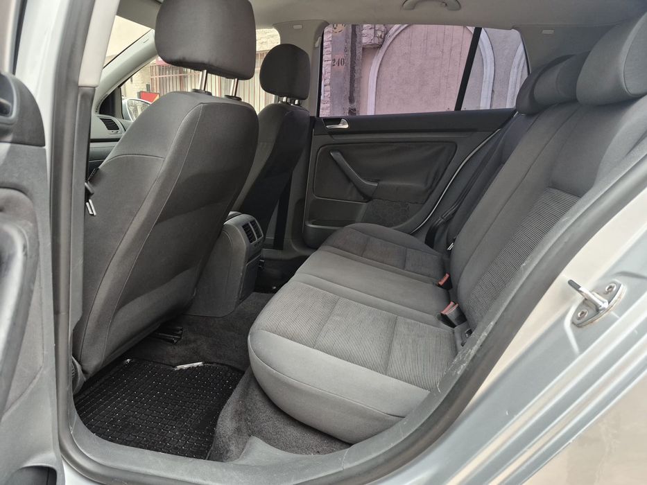 Volkswagen Golf 5 [2006] impecabilă