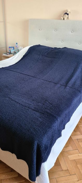 Китеник за спалня - зелен (вълнен) и за единично легло - тъмно син