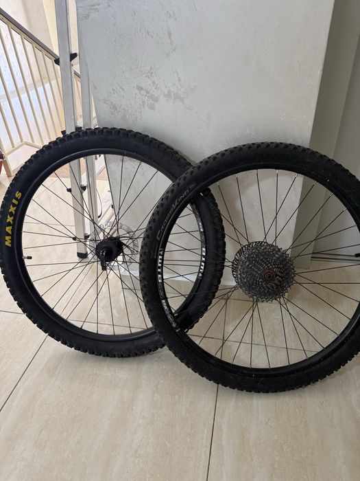 Set roti 27,5 aproape noi