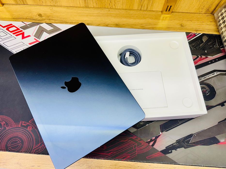 MacBook Air M2 16GB / 1TB lik 13 Dyum Noutbuk (Makbuk-Apple)