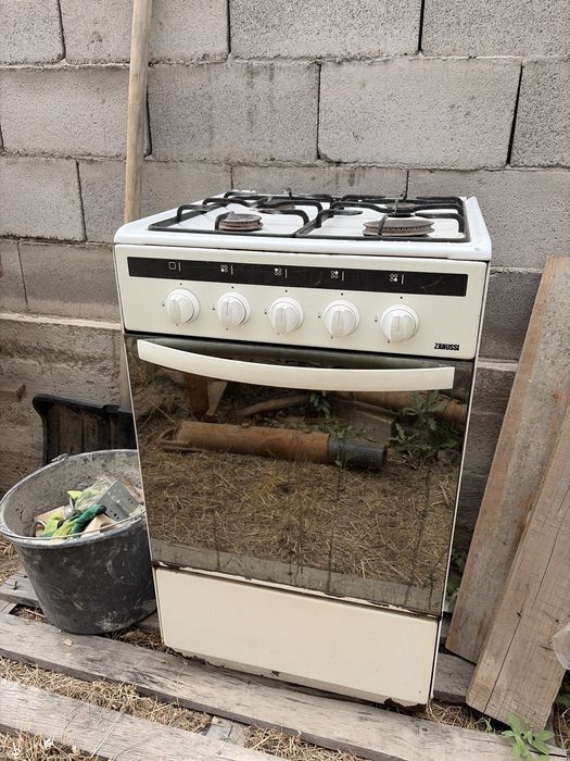 Газ плита с духовкой