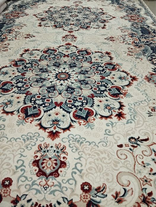 Продам ковер в хорошем состоянии