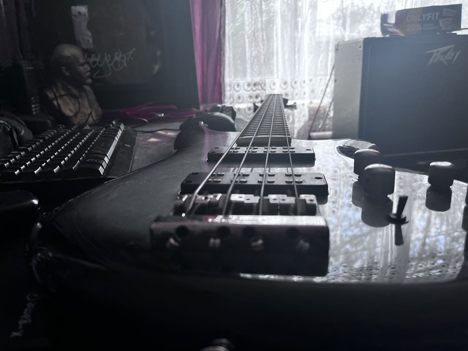 бас-гитара Jackson Spectra Bass JS3 Silverburst.