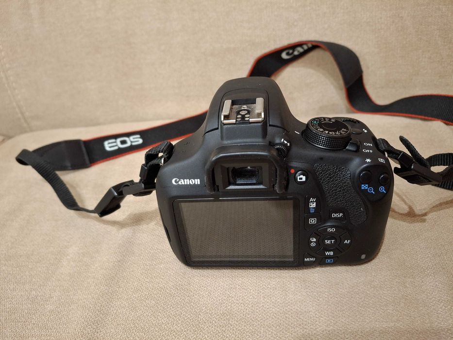 Фотоапарат Canon EOS 1200D