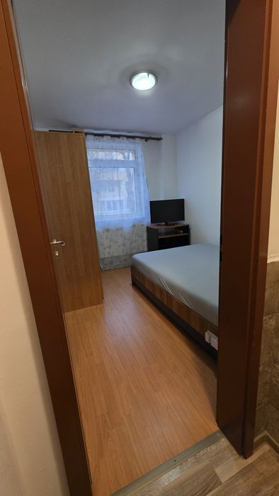 Inchiriez ap. 2 camere STR Luptei  Parter