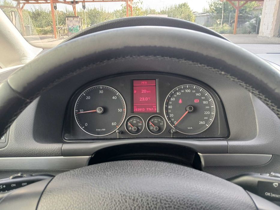 Se vinde wv turan 2.0 TDI