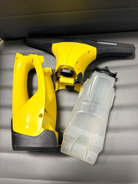 Уред за почистване на прозорци Karcher WV 2 Стъклочистачка