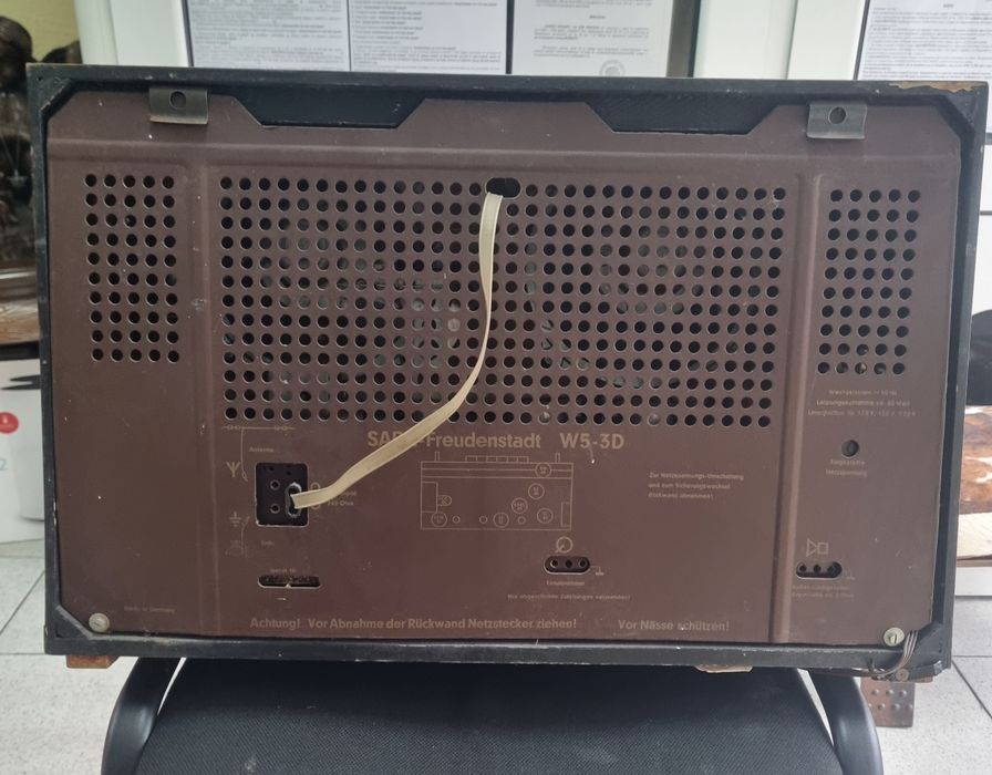 Лампово радио Saba W5-3D