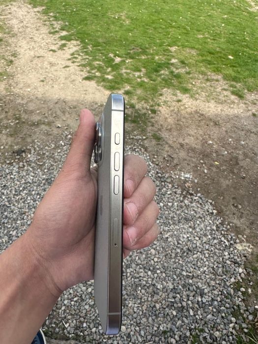 Iphone 16pro titan