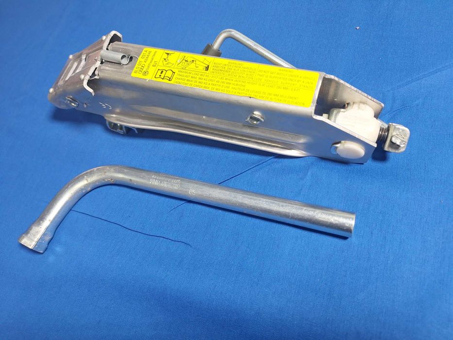 Cric AUTO Aluminiu OE AUDI A3 A4 A6 VW Golf Passat Skoda Seat