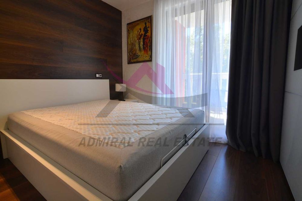 Дава се под наем Двустаен апартамент в Варна, Център - 85 кв.м за 1500 € - Снимка #6